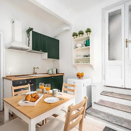 Hemeras Boutique Homes - 4 Design Homes In Center Daire Milano