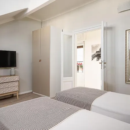 Hemeras Boutique Homes - 4 Design Homes In Center Milano