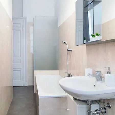 Daire Hemeras Boutique Homes - 4 Design Homes In Center